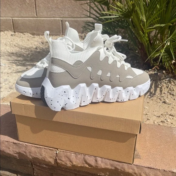 Trendy Chunky Sneakers π - Picture 4 of 5